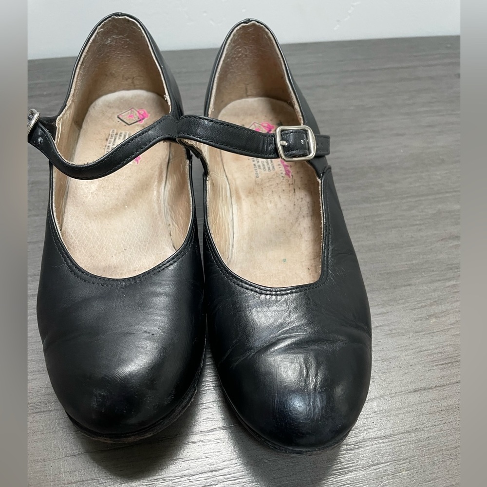Miguelitos full leather shoes. Great condition.